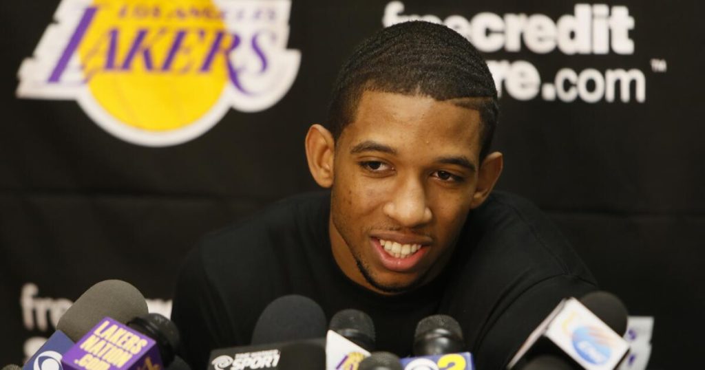 Father and brother of late Lakers guard Darius Morris sentenced for bank fraud