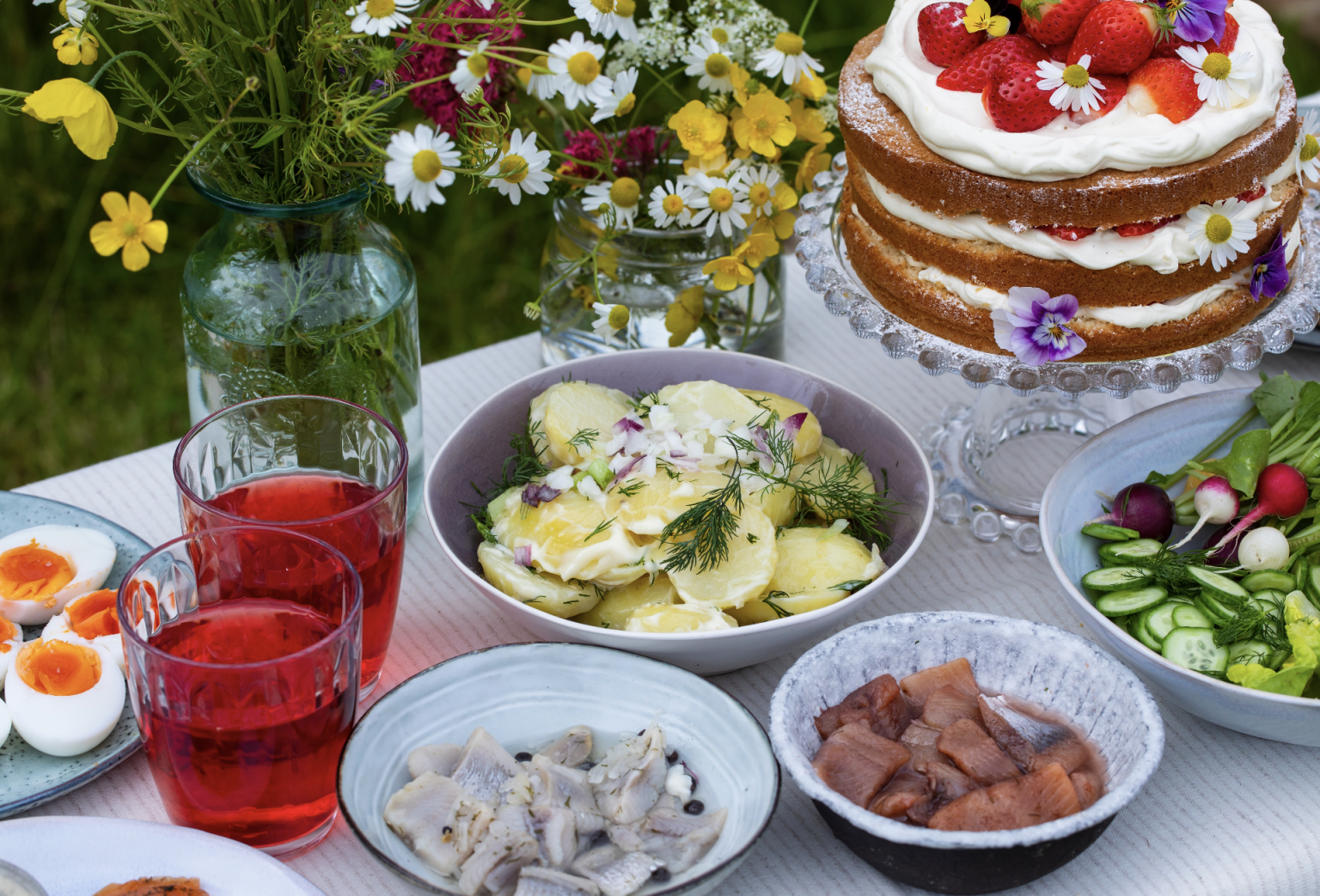 When will the famous cake picnic event come to LA?