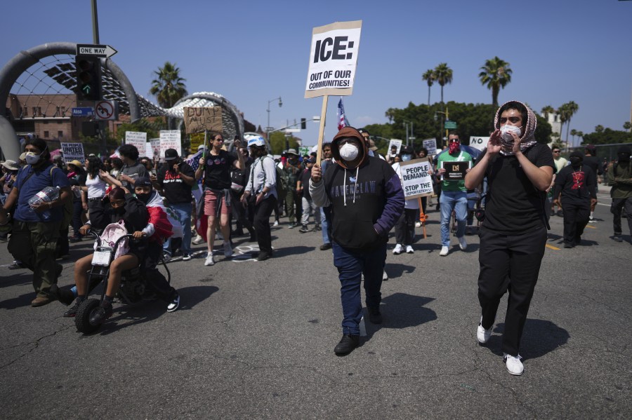 Red cards, hotlines, legal tips: how to respond to an ice attack in Los Angeles