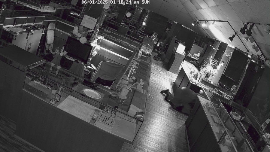 Visit Blottorch robbers at another Southern California jewelry store